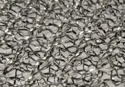 Treillis métallique plat tricoté